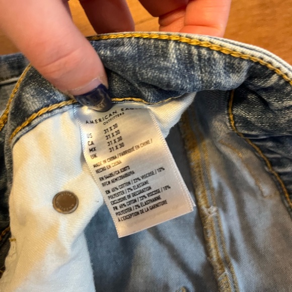 AMERICAN EAGLE RIPPED SKINNY JEANS - Picture 3 of 3